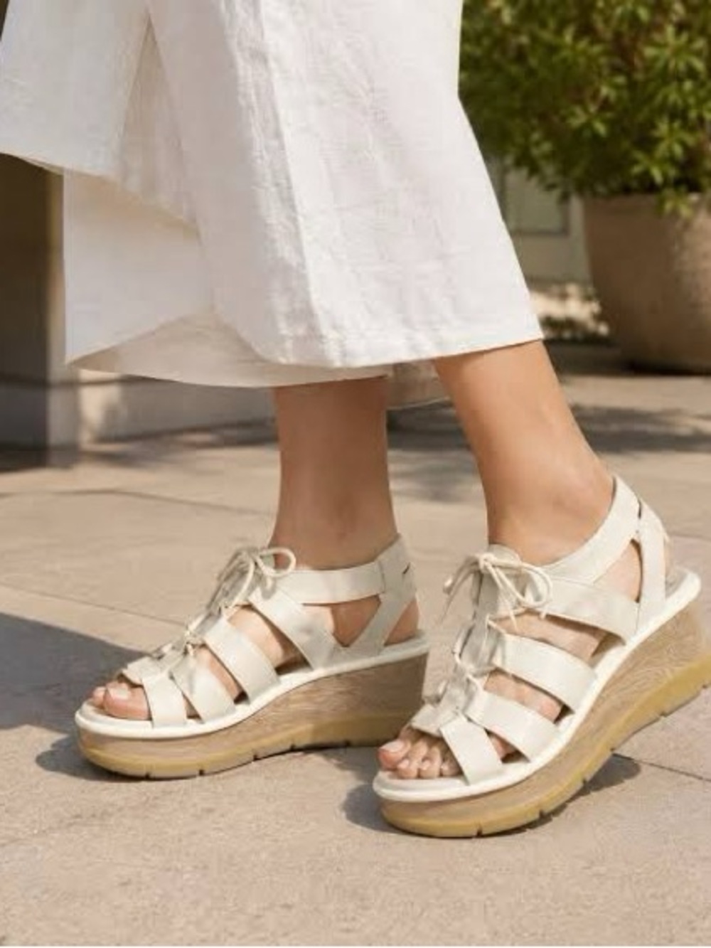 Sorel Joanie III Chalk White Platform Sandal Size 9